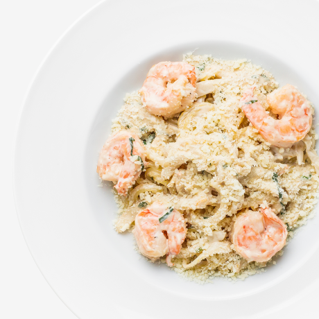 Pasta with shrimps in creamy sauce