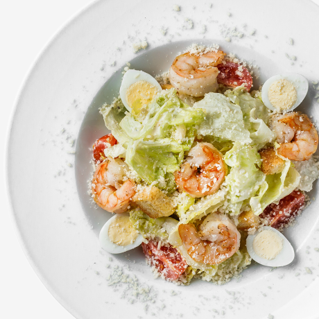Caesar salad with shrimps