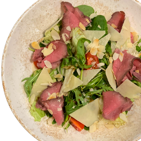 Зеленый салат с ростбифом и авокадо 