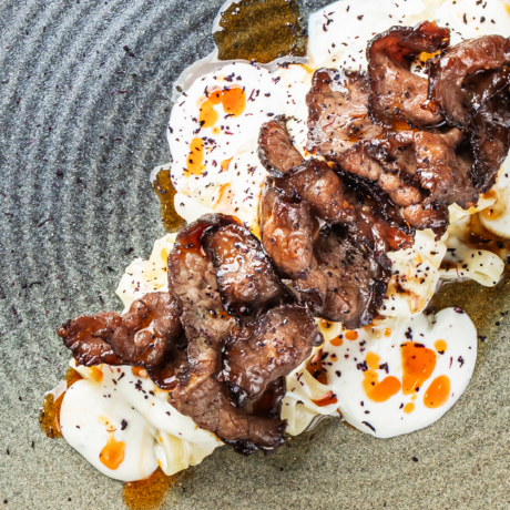 Pasta with veal under pousse Four cheeses